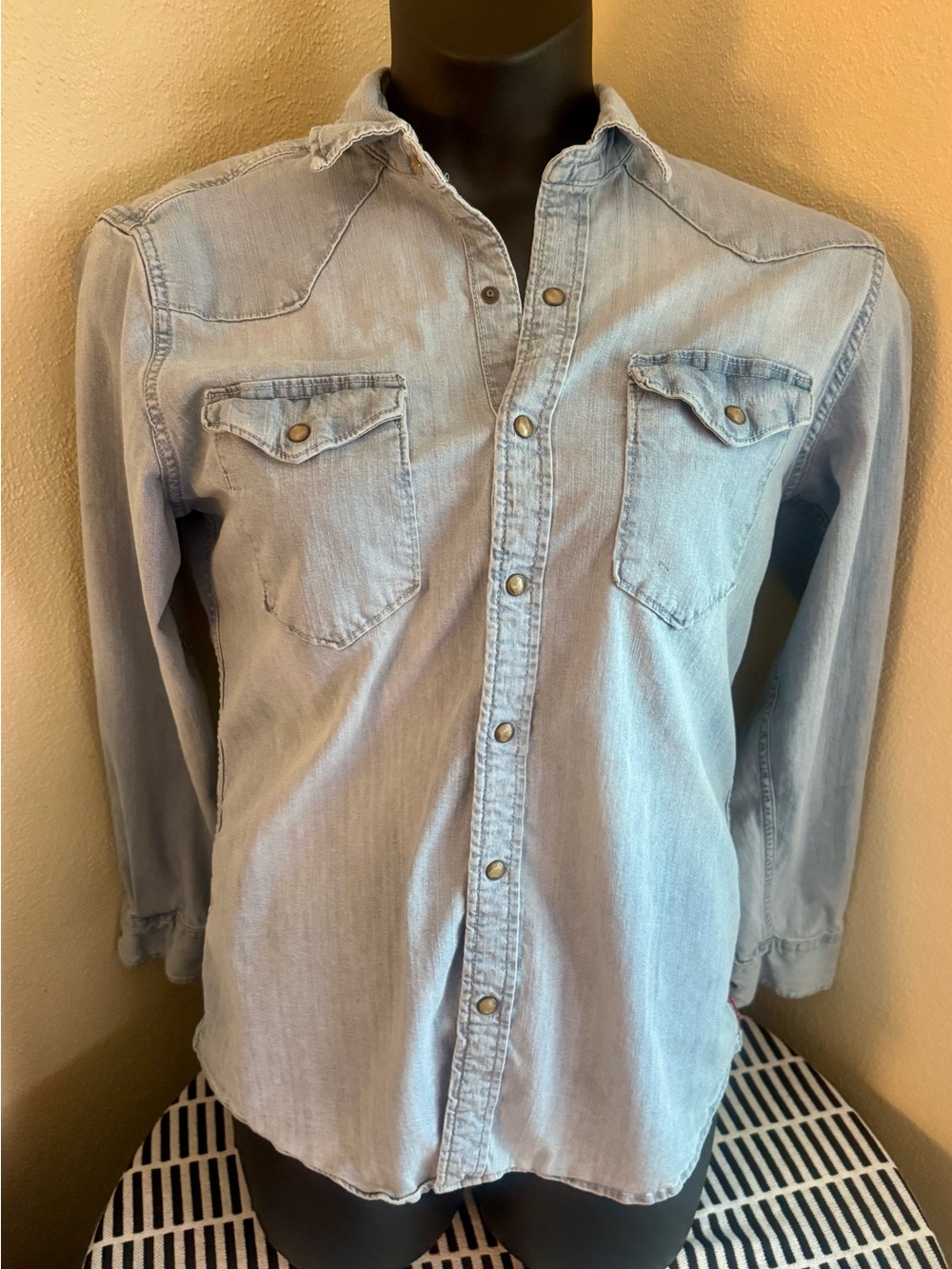 Wrangler Light Blue Denim Women's Snap-Front Jean Jacket